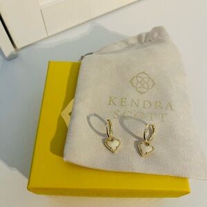 Kendra Scott Ari Heart Gold Huggie Earrings in Iridescent Drusy
